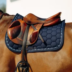 Horze Kaitlin Vielseitigkeitsschabracke Mit Floraler Einfassung 25 Horze Kaitlin Vielseitigkeitsschabracke Mit Floraler Einfassung -Weatherbeeta Shop 17403 PDB 3