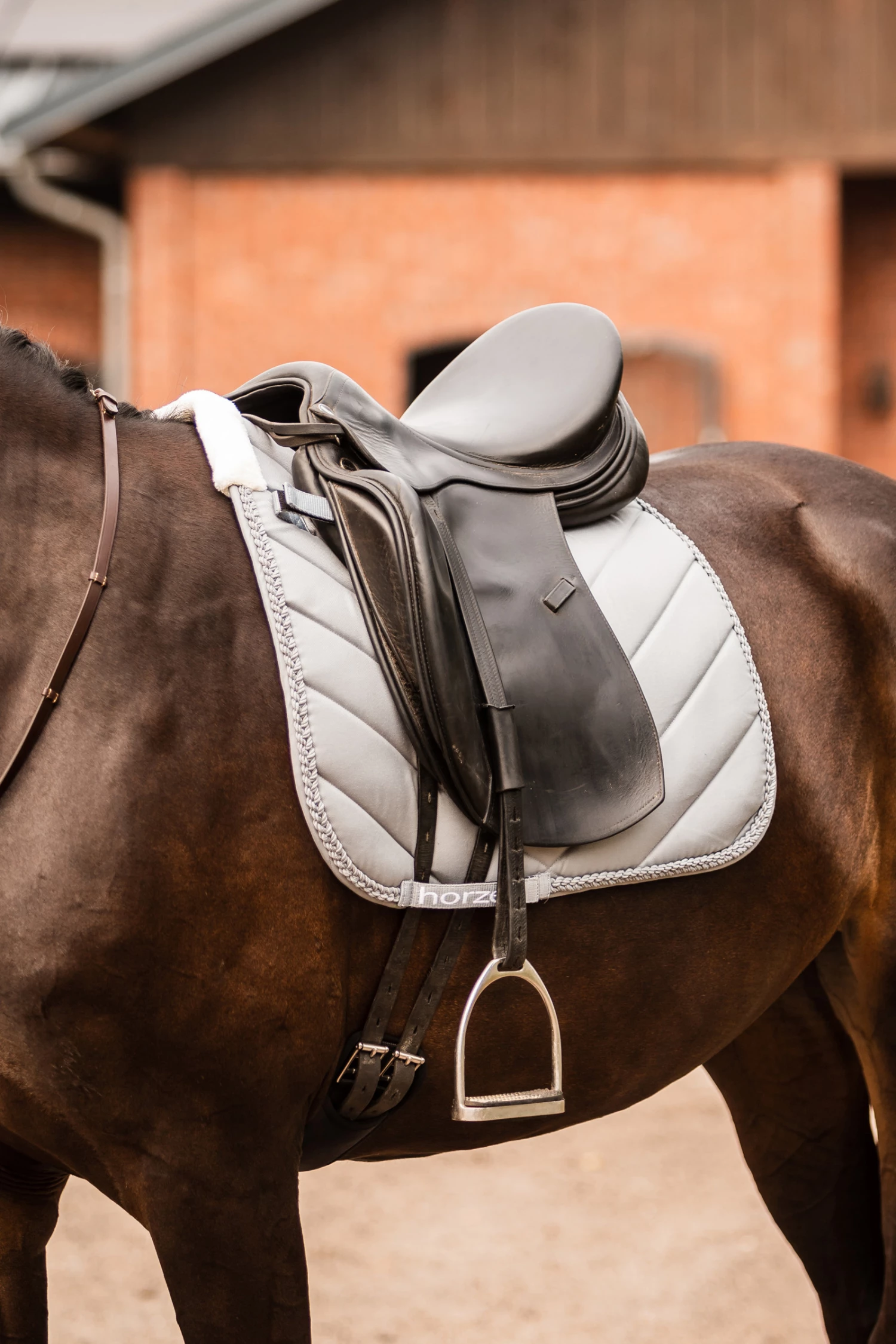 Horze Victoria Dressurschabracke 14 Horze Victoria Dressurschabracke – Bild 12