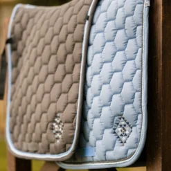 Horze Navajo Dressurschabracke -Weatherbeeta Shop 17452 060 07