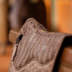 Horze Kenya Dressurschabracke -Weatherbeeta Shop 17454 753 07