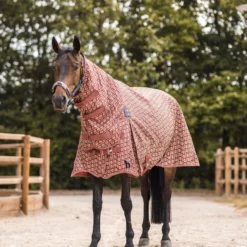 Horze Avalanche Weidedecke Mit Festem Halsteil, 150g -Weatherbeeta Shop 24089 281 07