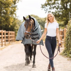 Horze Avalanche Weidedecke Mit Festem Halsteil, 150g -Weatherbeeta Shop 24089 590 07