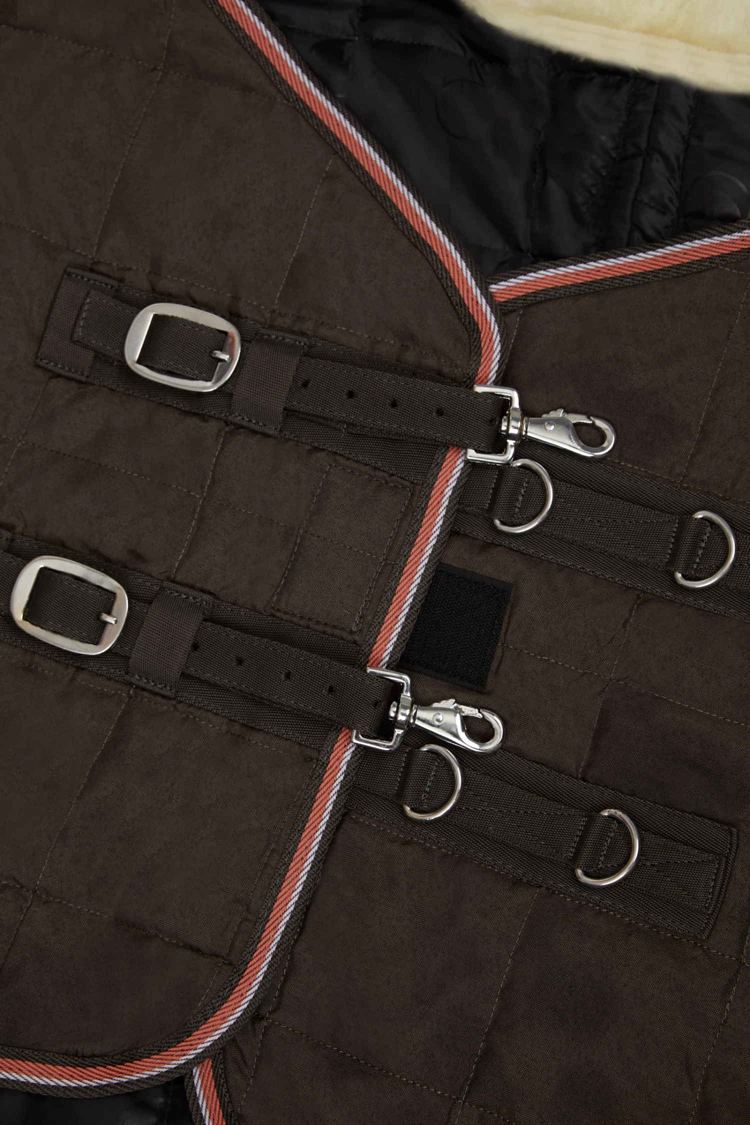 Horze Lucerne Stalldecke, 150g 4 Horze Lucerne Stalldecke, 150g – Bild 2