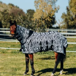 Horze Defender Fliegendecke Mit Festem Halsteil Und Bauchlatz -Weatherbeeta Shop 24843 ZEBRA 4