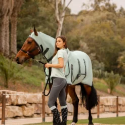 Horze Paso Fino Fliegendecke Mit Halsteil Und UV Schutz -Weatherbeeta Shop 24893 616 07
