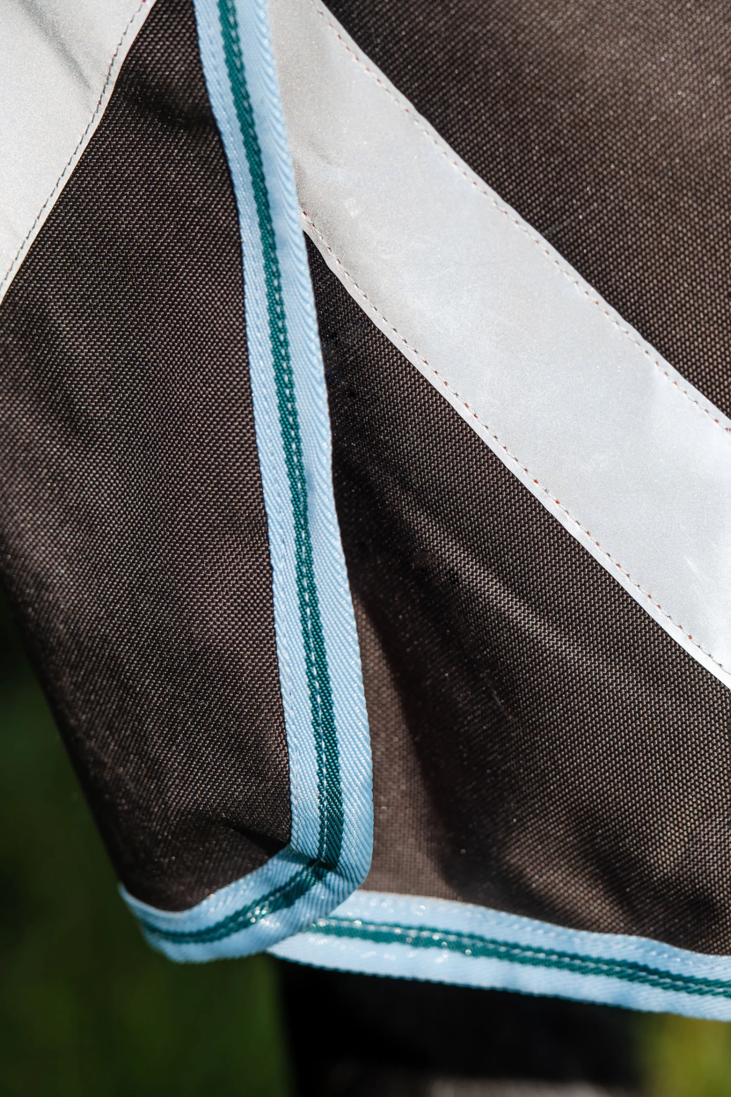 Horseware Amigo Bravo 12 Plus Weidedecke Disc-Verschluss, 250g 7 Horseware Amigo Bravo 12 Plus Weidedecke Disc-Verschluss, 250g – Bild 5