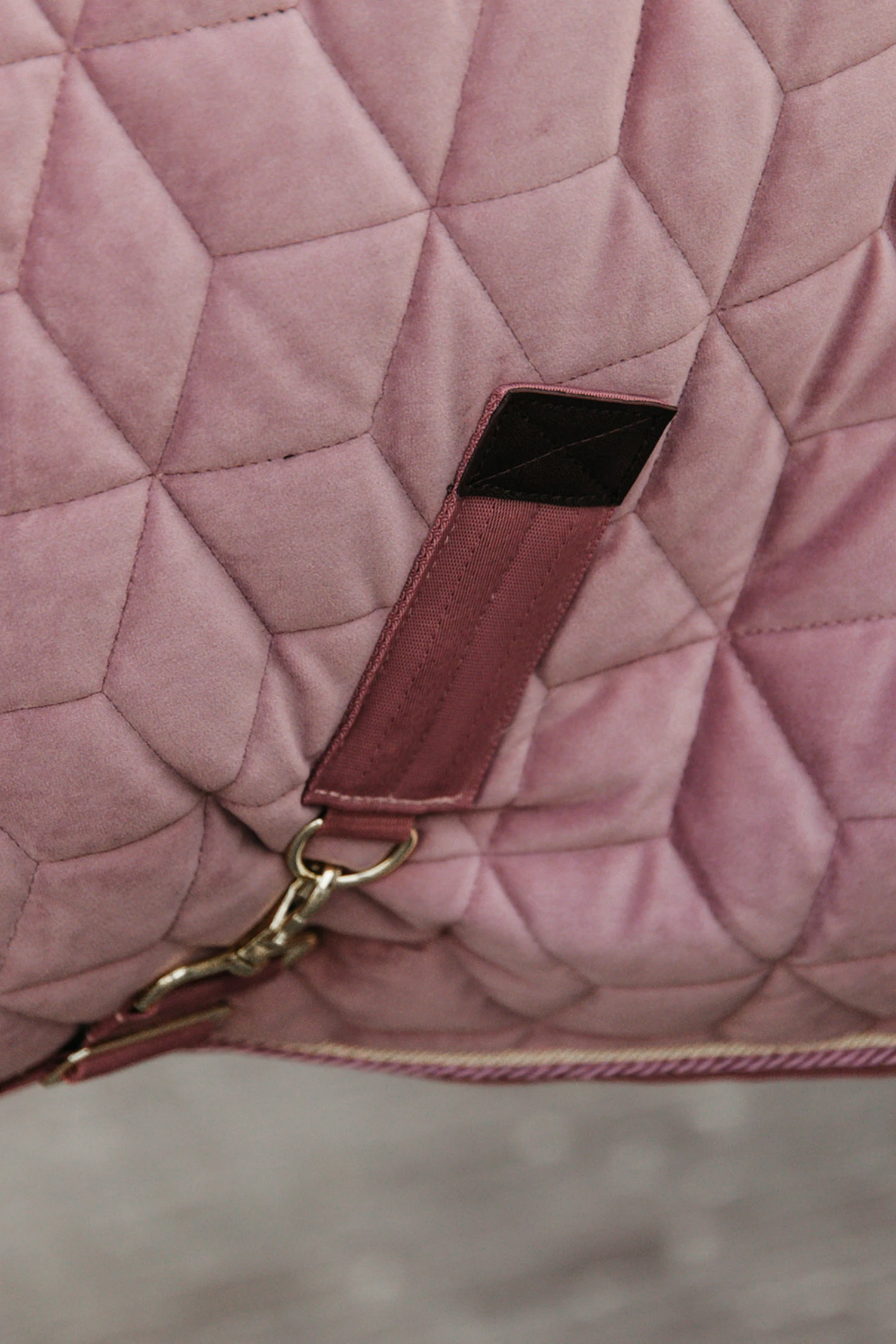 Kentucky Horsewear Velvet Turnierdecke, 160g 21 Kentucky Horsewear Velvet Turnierdecke, 160g – Bild 19