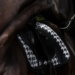 Eskadron Essence 22/23 Big Square Glossy Dressurschabracke -Weatherbeeta Shop 342542 BL WH LOGR 5