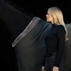 Eskadron Essence 22/23 Jersey FauxFur Abschwitzdecke 11 Eskadron Essence 22/23 Jersey FauxFur Abschwitzdecke -Weatherbeeta Shop 342563 DOGR 3